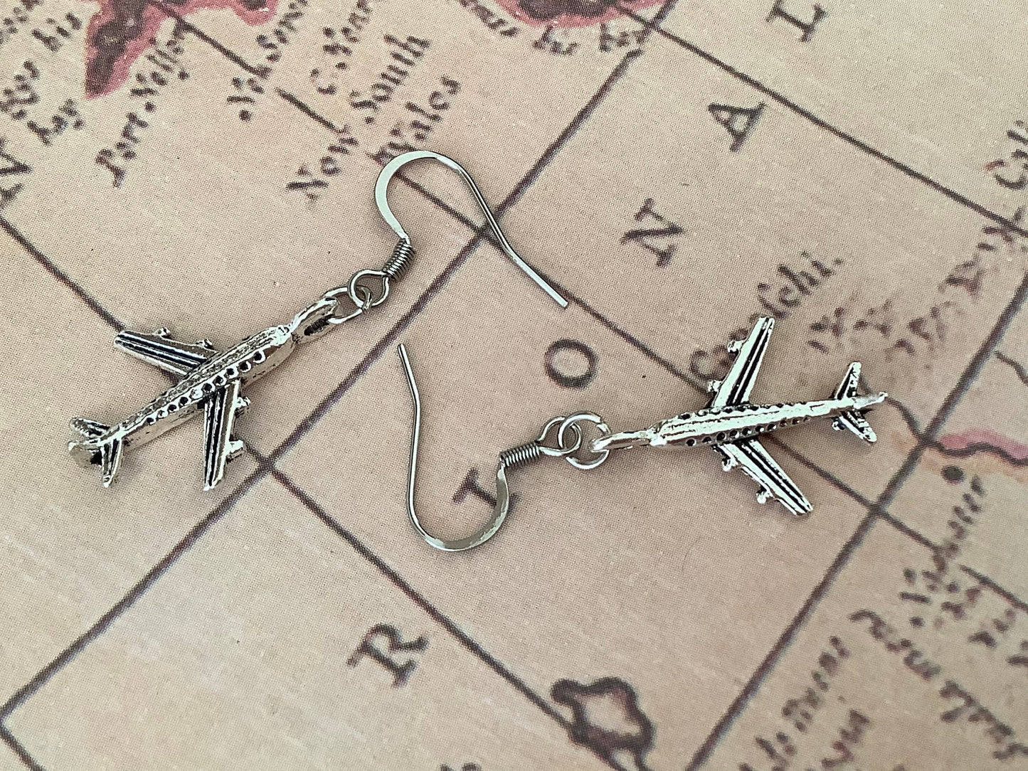 Jet Earrings, Airplane Earrings, Travel Earrings, Flight Attendant Gifts, Female Pilot Earrings, Stuardist Gifts, Flying Earrings, Mini Jets