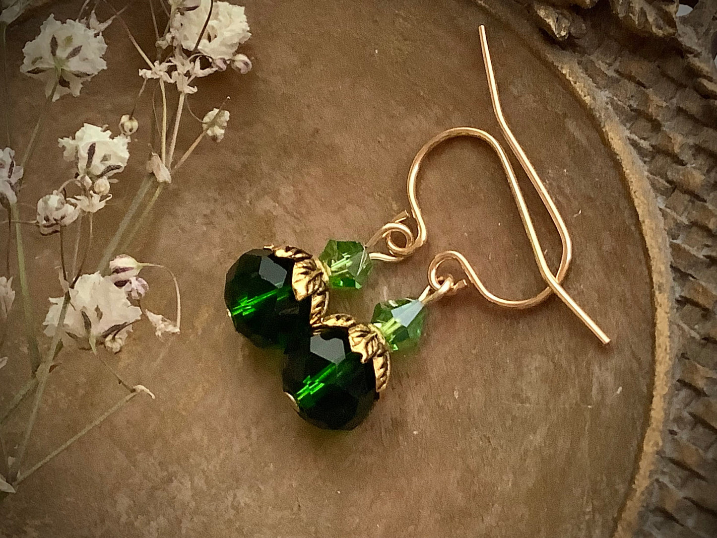 Emerald green crystal earrings | antique vintage style earrings | Gold | Fall jewelry | Holiday earrings